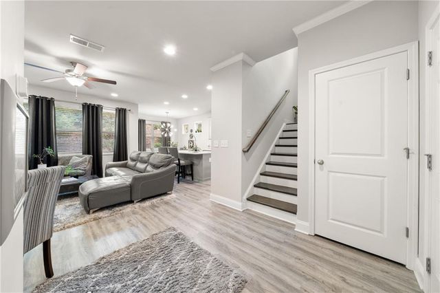 130 Maple Creek Way, Woodstock, GA 30188