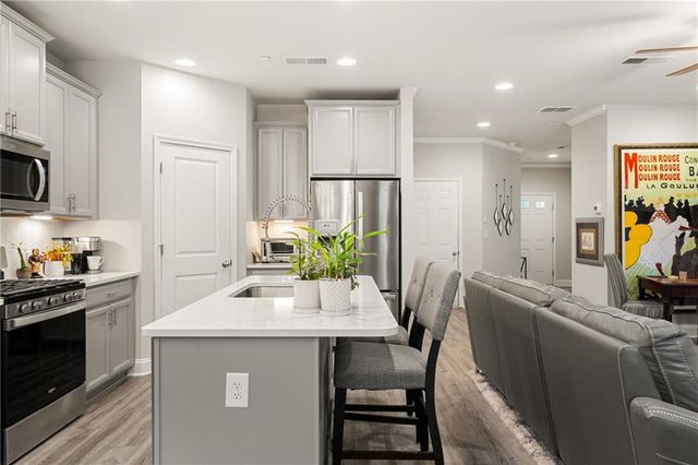 130 Maple Creek Way, Woodstock, GA 30188
