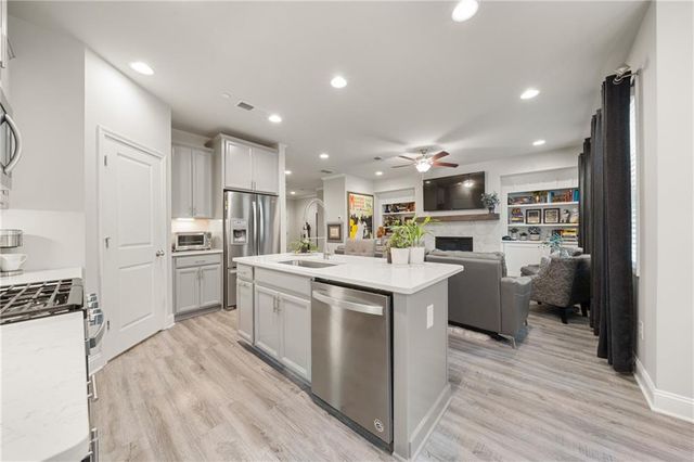 130 Maple Creek Way, Woodstock, GA 30188