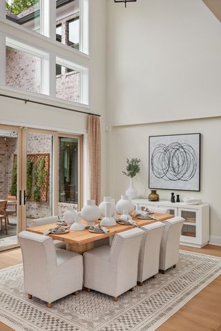 835 Brook Hollow Rd, Nashville, TN 37205