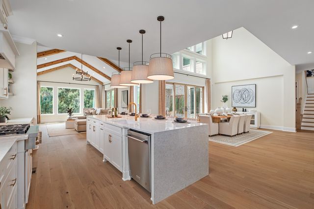 835 Brook Hollow Rd, Nashville, TN 37205