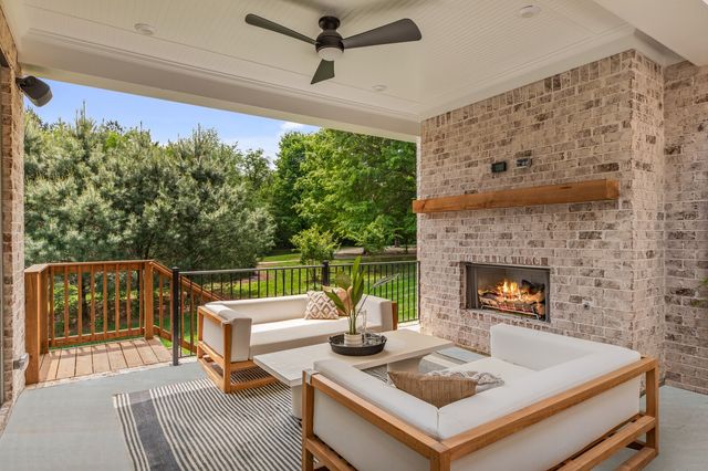 835 Brook Hollow Rd, Nashville, TN 37205