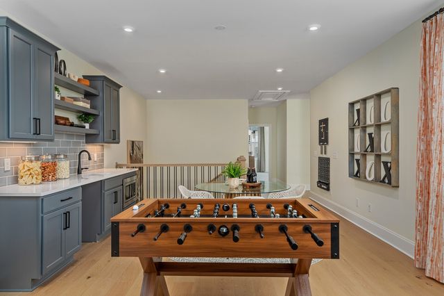 835 Brook Hollow Rd, Nashville, TN 37205