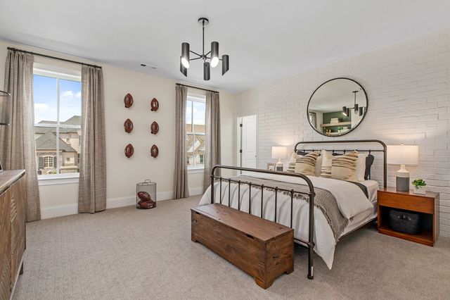 835 Brook Hollow Rd, Nashville, TN 37205