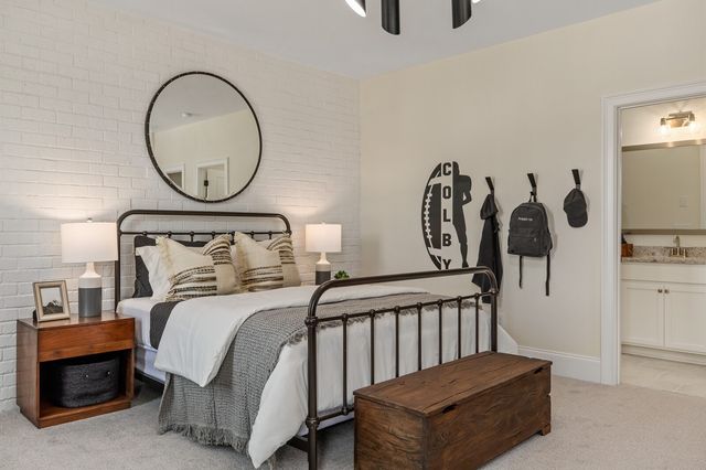 835 Brook Hollow Rd, Nashville, TN 37205