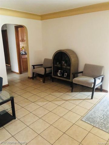 8118 Cheyenne Street, Detroit, MI 48228