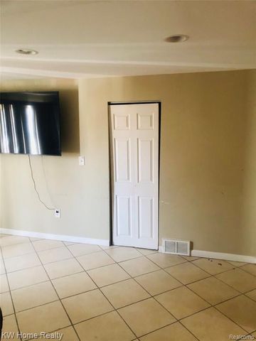 8118 Cheyenne Street, Detroit, MI 48228