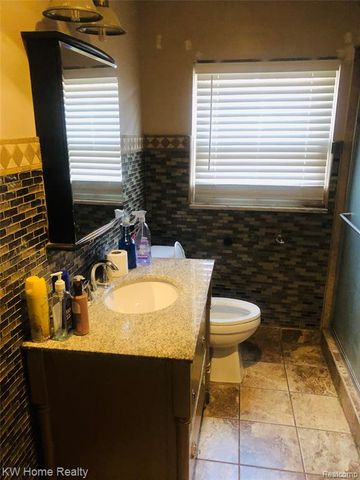 8118 Cheyenne Street, Detroit, MI 48228