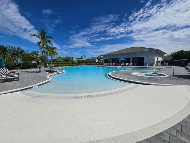 2705 SE 15th St, Homestead, FL 33035