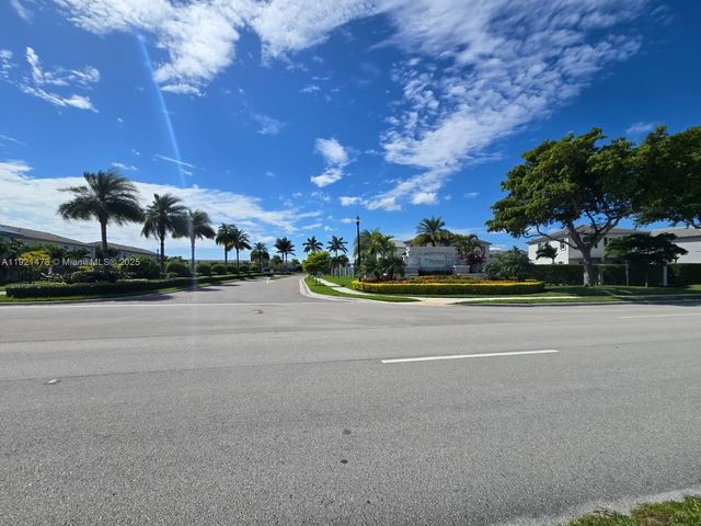 2705 SE 15th St, Homestead, FL 33035