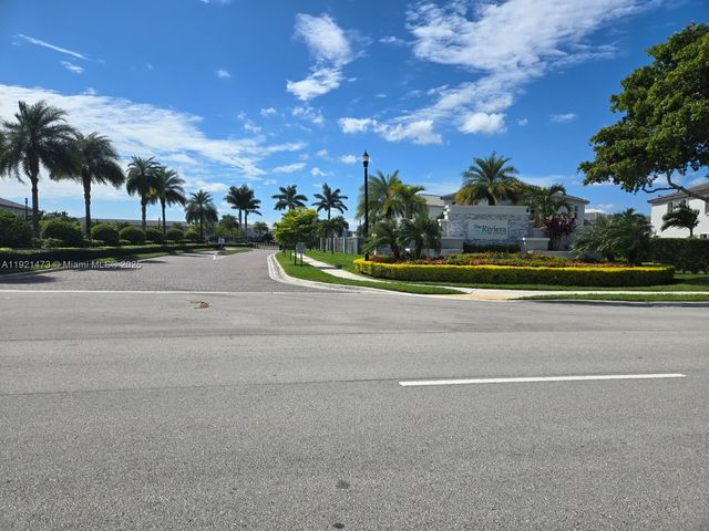 2705 SE 15th St, Homestead, FL 33035