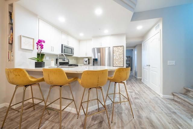 12604 Carmel Country Road 17, San Diego, CA 92130