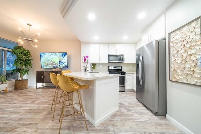 12604 Carmel Country Road 17, San Diego, CA 92130