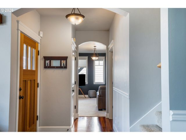 741 S 47TH St, Springfield, OR 97478