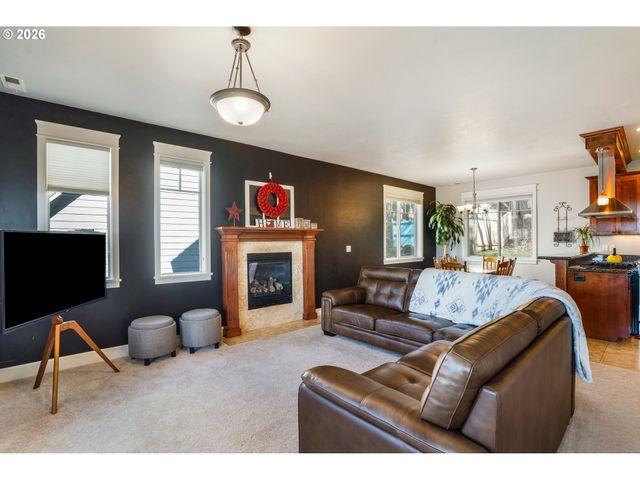 741 S 47TH St, Springfield, OR 97478