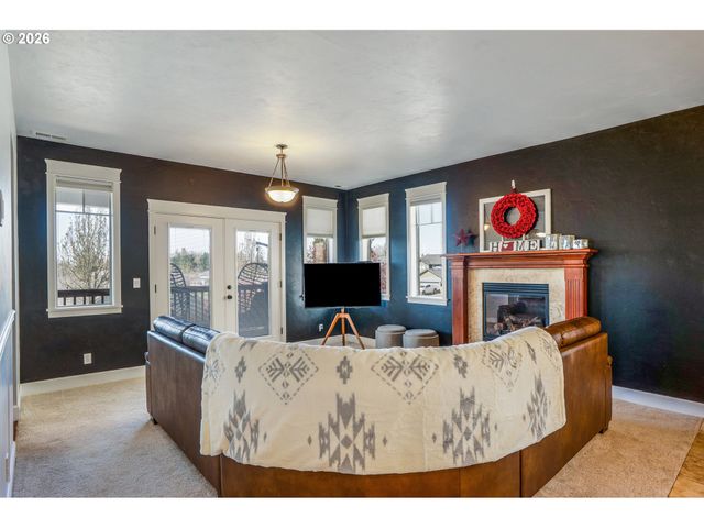 741 S 47TH St, Springfield, OR 97478