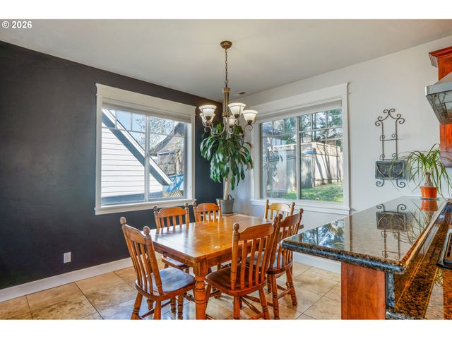 741 S 47TH St, Springfield, OR 97478