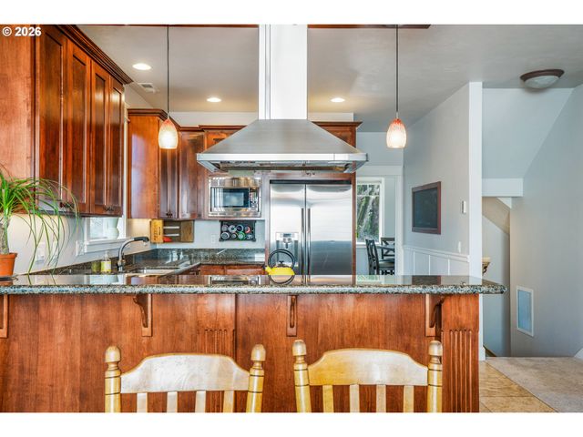 741 S 47TH St, Springfield, OR 97478