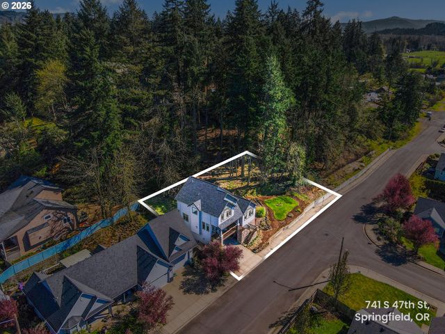 741 S 47TH St, Springfield, OR 97478