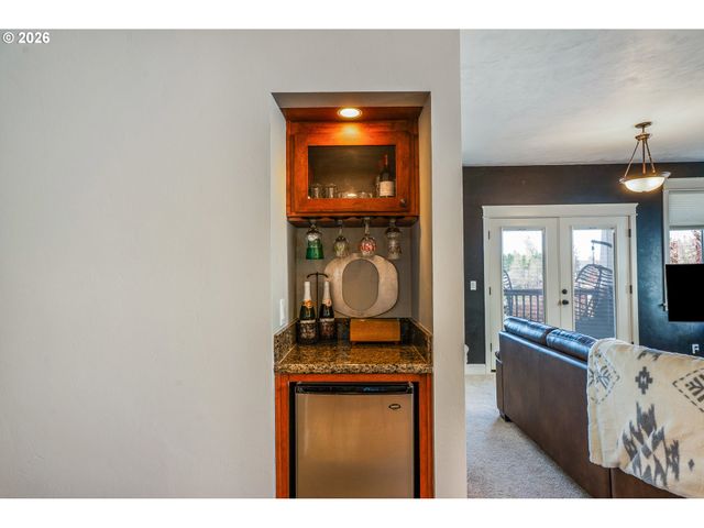 741 S 47TH St, Springfield, OR 97478