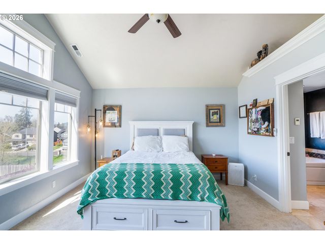 741 S 47TH St, Springfield, OR 97478