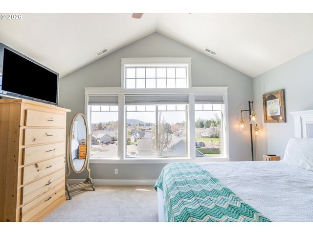 741 S 47TH St, Springfield, OR 97478