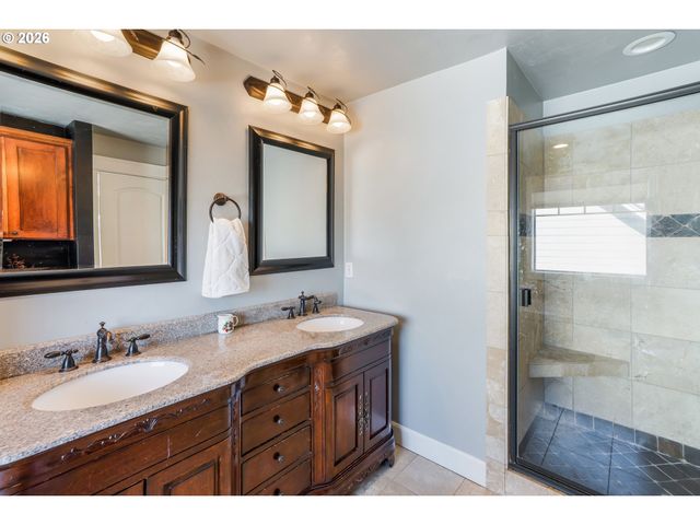 741 S 47TH St, Springfield, OR 97478