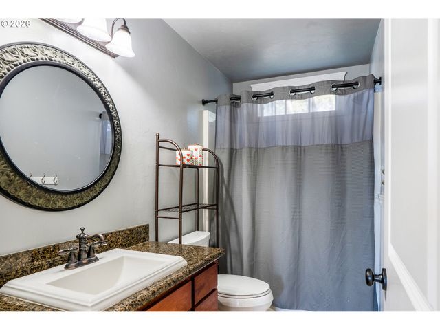 741 S 47TH St, Springfield, OR 97478