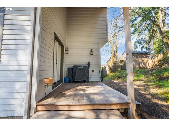 741 S 47TH St, Springfield, OR 97478