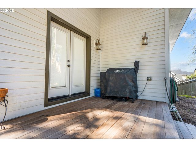 741 S 47TH St, Springfield, OR 97478