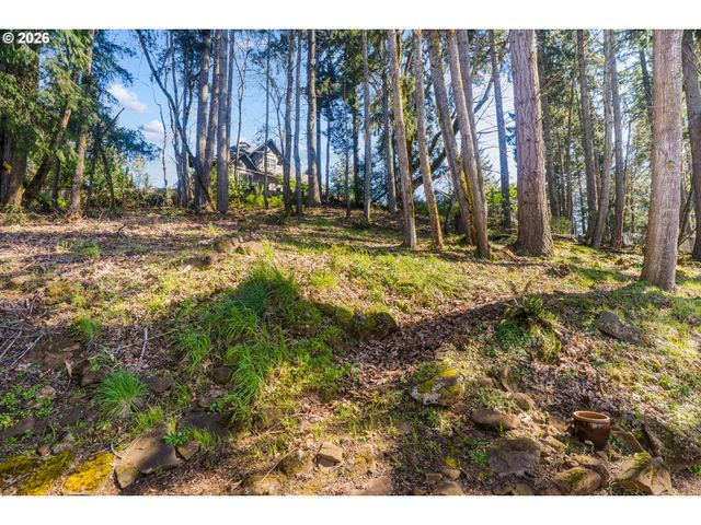 741 S 47TH St, Springfield, OR 97478