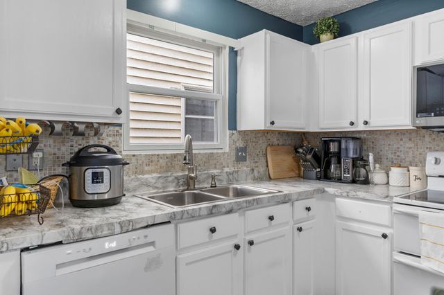 6296 Artesia Drive, Canal Winchester, OH 43110