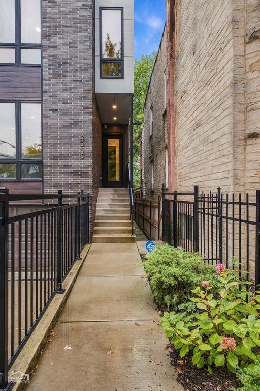 2205 N Talman Avenue, Chicago, IL 60647 — photo 2