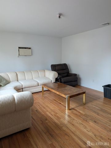 170 Montgomery Street, Piscataway, NJ 08854