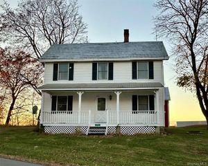 273 Round Hill Road, Florida, NY 10921