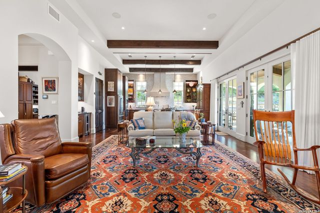 8 DI LUSSO, Boerne, TX 78006