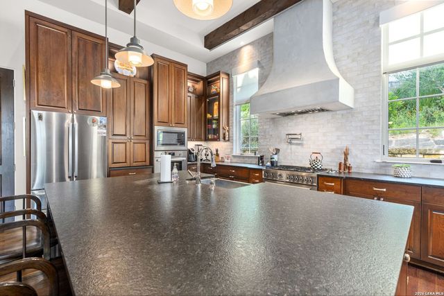8 DI LUSSO, Boerne, TX 78006