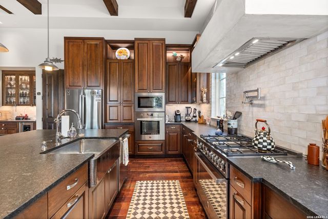8 DI LUSSO, Boerne, TX 78006
