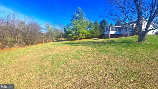 60 CASSIE DR, Falling Waters, WV 25419