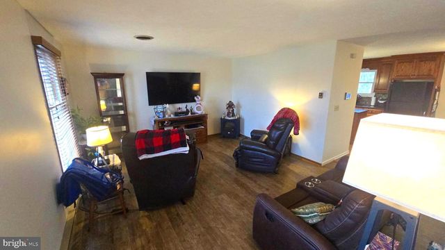 60 CASSIE DR, Falling Waters, WV 25419