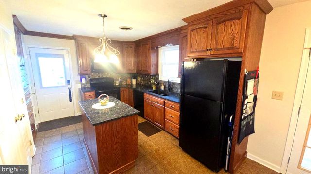 60 CASSIE DR, Falling Waters, WV 25419