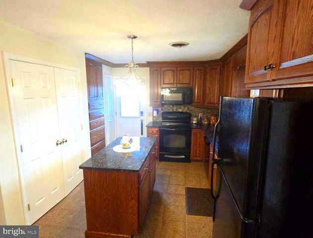 60 CASSIE DR, Falling Waters, WV 25419