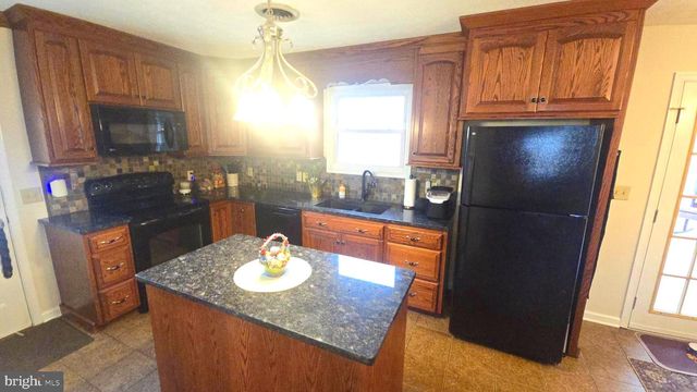 60 CASSIE DR, Falling Waters, WV 25419