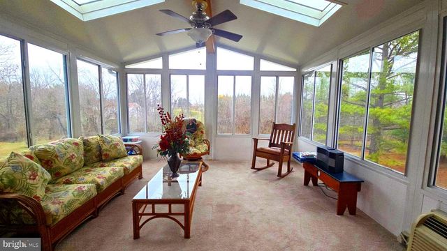 60 CASSIE DR, Falling Waters, WV 25419