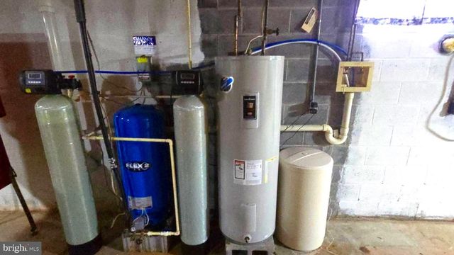 60 CASSIE DR, Falling Waters, WV 25419