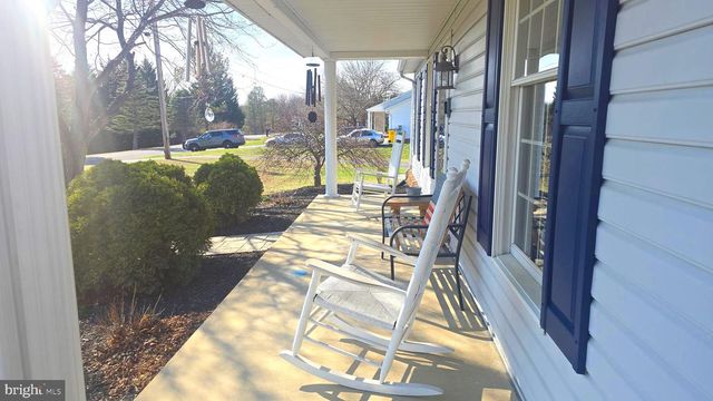 60 CASSIE DR, Falling Waters, WV 25419