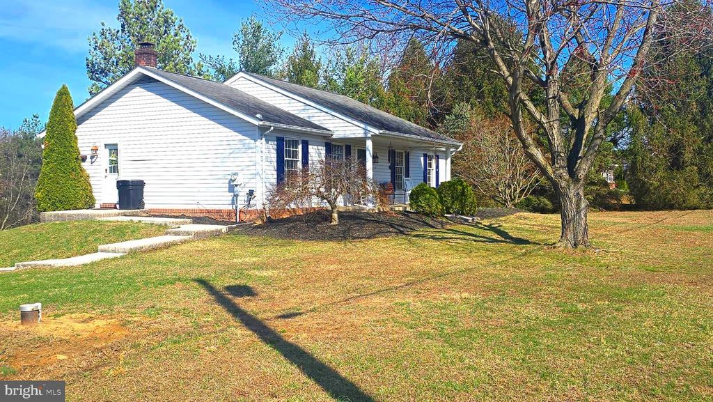 Image 2 of property listing at 60 CASSIE DR, Falling Waters, WV 25419