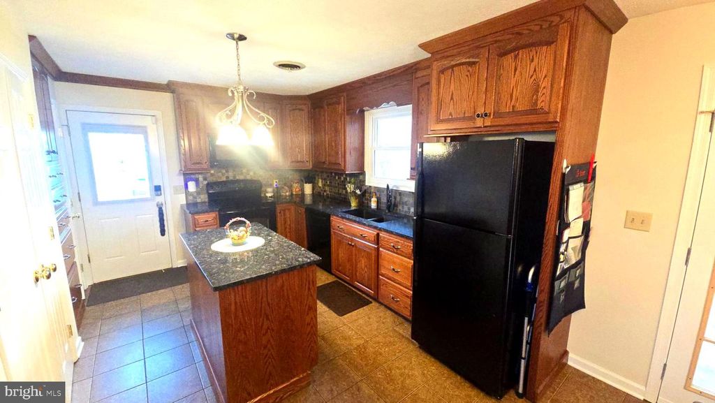 Image 20 of property listing at 60 CASSIE DR, Falling Waters, WV 25419