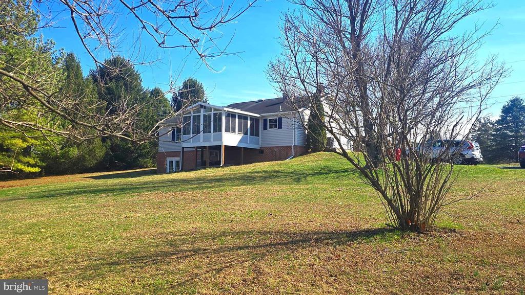 Image 9 of property listing at 60 CASSIE DR, Falling Waters, WV 25419