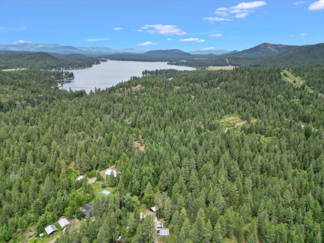 4262 Aspen Hill Way, Clayton, WA 99110